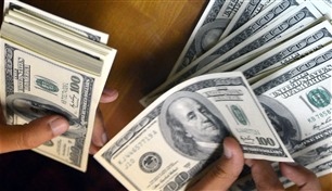 الدولار يواصل الهبوط في السوق الموازية المصرية