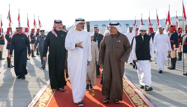 ولي عهد أبوظبي يصل إلى البحرين في زيارة أخوية