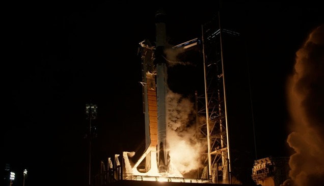 سبيس إكس تطلق طاقم ناسا الثامن إلى المدار
