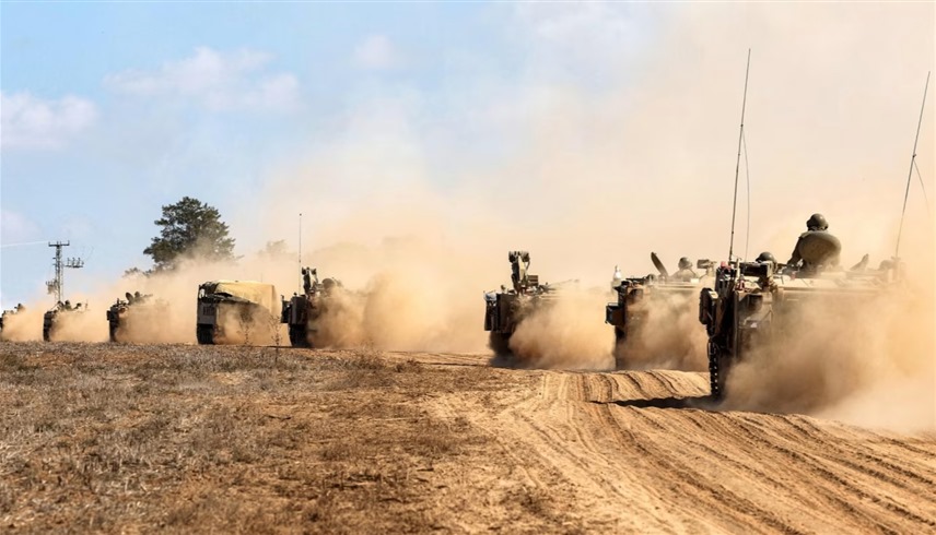 دبابات للجيش الإسرائيلي في غزة (رويترز)