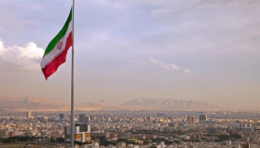 علم إيران في مدينة أصفهان (أرشيف)