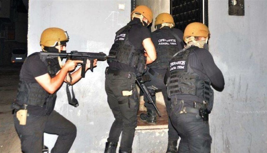 عناصر من الشرطة التركية في مداهمة أمنية (أرشيف)