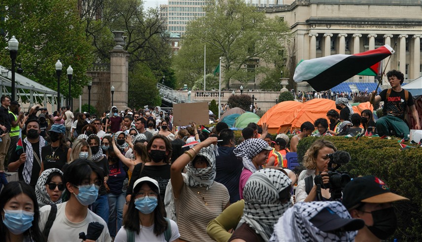 متظاهرون مؤيدون لفلسطين في جامعة كولومبيا (رويترز)