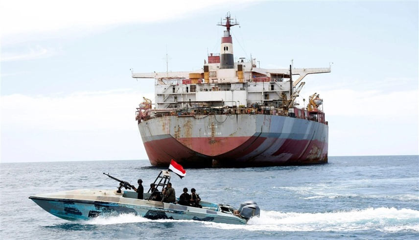ميليشيا الحوثي الإرهابية تتعرض لسفن الشحن في البحر الأحمر (إكس)