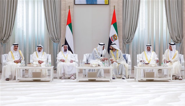 رئيس الدولة يستقبل حكام الإمارات وأولياء العهود ونواب الحكام والمهنئين بعيد الفطر