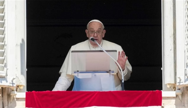 بابا الفاتيكان يطالب بوقف "دوامة العنف" في الشرق الأوسط