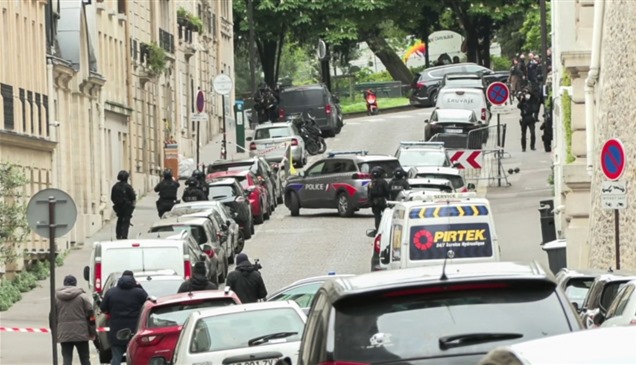 اعتقال رجل هدد بتفجير نفسه داخل السفارة الإيرانية في باريس