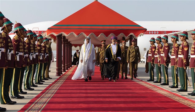 كاتب: زيارة سلطان عُمان إلى الإمارات محورية في ظل ظروف المنطقة 