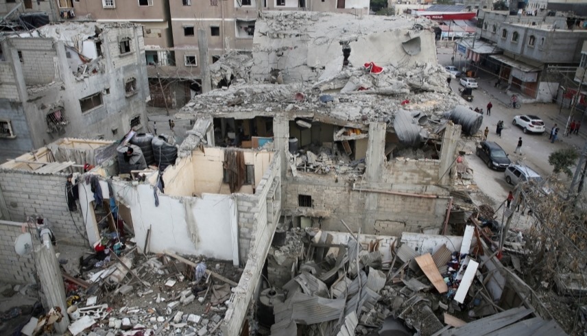 بيوت مدمرة نتيجة القصف الإسرائيلي على غزة (رويترز)