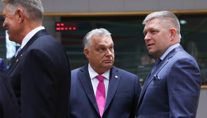 رئيس وزراء المجر، فيكتور أوربان ونظيره السلوفاكي روبرت فيكو (إكس)