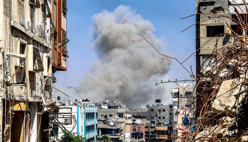 الدخان يتصاعد إثر غارات إسرائيلية على قطاع غزة (أرشيف)