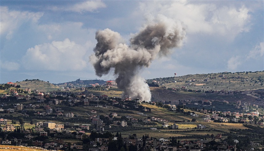 آثار قصف إسرائيلي على جنوب لبنان (رويترز)