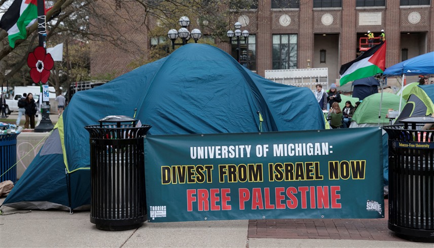 خيام مؤيدين للفلسطينيين في جامعة ميشيغان (رويترز)