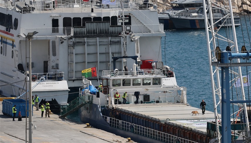 سفينة مساعدات في ميناء بقبرص (رويترز)