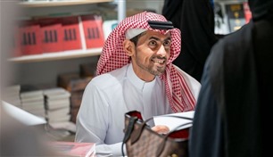 سابقة نادرة.. كاتب سعودي يعطل معرض الكتاب في المغرب بسبب الإقبال الهائل عليه