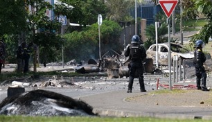 اعتقال 130 شخصاً بعد ليلة ثانية من الاحتجاجات ضد فرنسا في نيو كاليدونيا