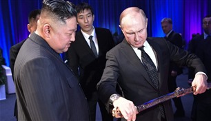 روسيا تقوّض العقوبات المفروضة على كوريا الشمالية.. من يراقب كيم؟