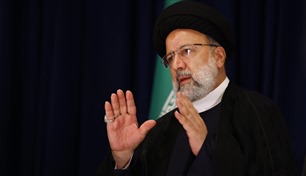 طهران تعلن تعرض مروحية في سرب الرئيس الإيراني لحادث
