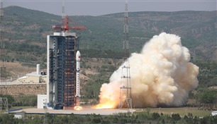 بـ4 أقمار.. الصين ترسل المهمة الـ32 للفضاء