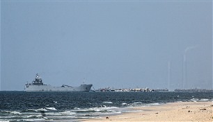 أمواج عاتية تضرب المهمة البحرية الأمريكية في غزة
