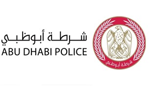 بهدايا وبطاقات بترول.. شرطة أبوظبي تكرم الملتزمين بقواعد المرور 