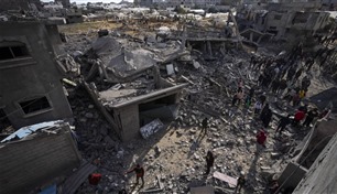 الجيش الإسرائيلي: يهاجم أهدافاً لحماس وسط غزة