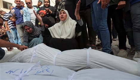 مجزرة الفجر.. ارتفاع حصيلة ضحايا القصف الإسرائيلي على النصيرات