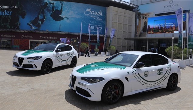 شرطة دبي تضم سيارتي "ألفا روميو" إلى أسطولها 