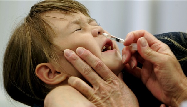 لقاح الإنفلونزا للأطفال قد يسبب مخاطر لأقربائهم