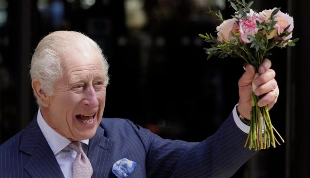 سرطان الملك تشارلز يخيم على الذكرى الأولى لتوليه العرش