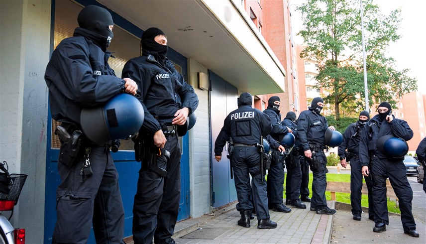 عناصر من الشرطة الألمانية (رويترز)