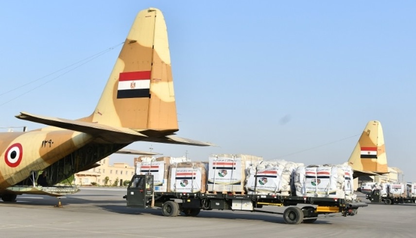 مساعدات مصرية إلى سكان قطاع غزة (إكس)