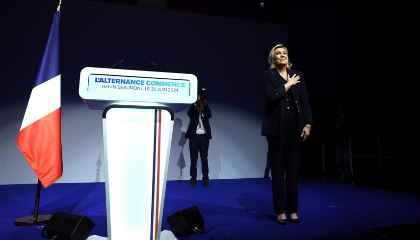 زعيمة اليمين المتطرف في فرنسا مارين لوبان (رويترز)