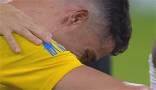 فيديو.. رونالدو يذرف الدموع بعد خسارة فريقه أمام الهلال