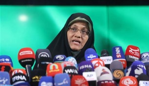 نائبة إيرانية تتحدى حظر ترشح النساء للرئاسة