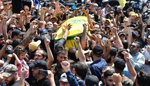 بعد اغتيال قيادي في حزب الله.. أوستن يدعو لخفض التصعيد بين إسرائيل ولبنان