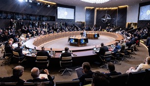 وزراء دفاع الناتو يؤيدون خطة الدعم العسكري لأوكرانيا
