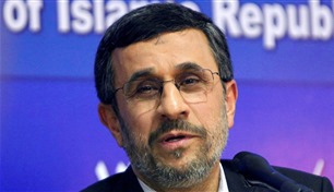 تحدى خامنئي سابقاً.. أحمدي نجاد يترشح للرئاسة من جديد في إيران