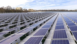 توقعات السوق العالمية للطاقة الشمسية: الإمارات تبرز كقوة رائدة