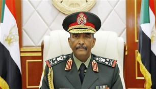 بينهم قائد القوات الجوية ووزير خارجية البشير.. عقوبات أوروبية على الجيش والدعم السريع في السودان