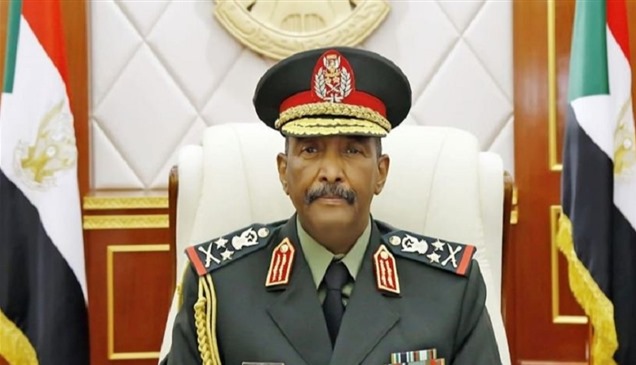 بينهم قائد القوات الجوية ووزير خارجية البشير.. عقوبات أوروبية على الجيش والدعم السريع في السودان