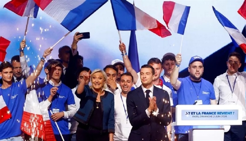 رئيس التجمع الوطني المتطرف في فرنسا جوردان بارديلا وزعيمة الحزب مارين لوبان (أرشيف)