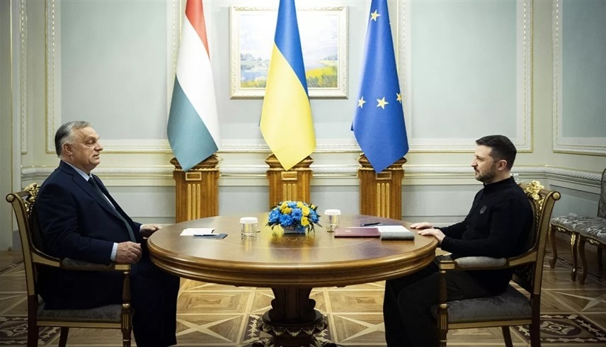 الرئيس الأوكراني فولودمير زيلينسكي ورئيس الوزراء المجري فيكتور أوربان (أب)