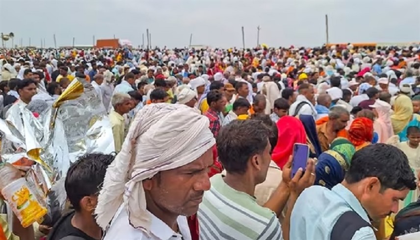 هندوس في تجمع ديني في أوتار براديش (إكس)