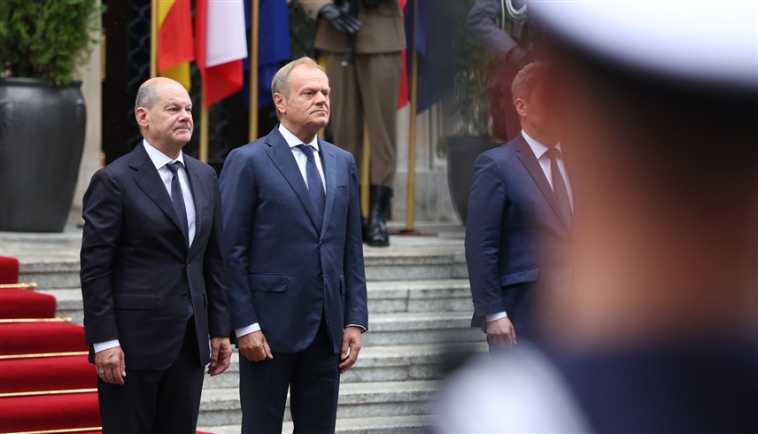 رئيس الوزراء البولندي دونالد توسك والمستشار الألماني أولاف شولتس (إكس)