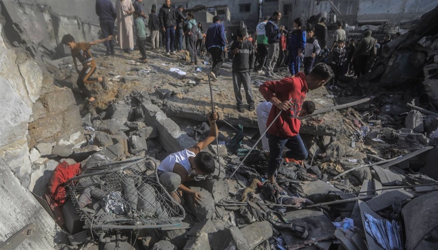 جانب من آثار القصف الإسرائيلي على قطاع غزة (رويترز)