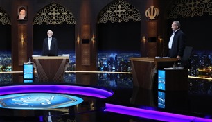 انتخابات إيران.. بزشكيان وجليلي يتبادلان الاتهامات في أول مناظرة 