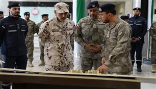  أحمد بن طحنون يزور مجندي الخدمة الوطنية في شرطة أبوظبي