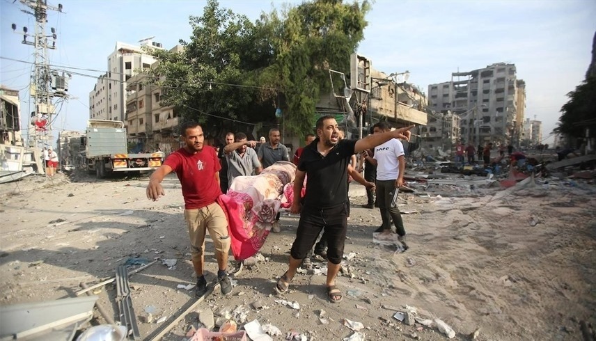 انتشال قتلى بعد قصف إسرائيلي على قطاع غزة (أرشيف)