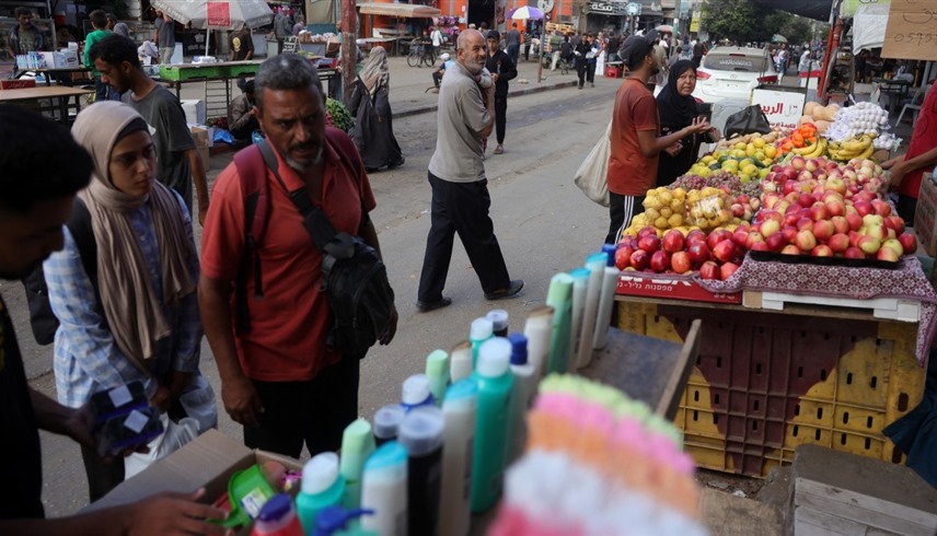 جانب من الحياة اليومية في غزة بعد تطبيق وقف إطلاق النار (أ ف ب)